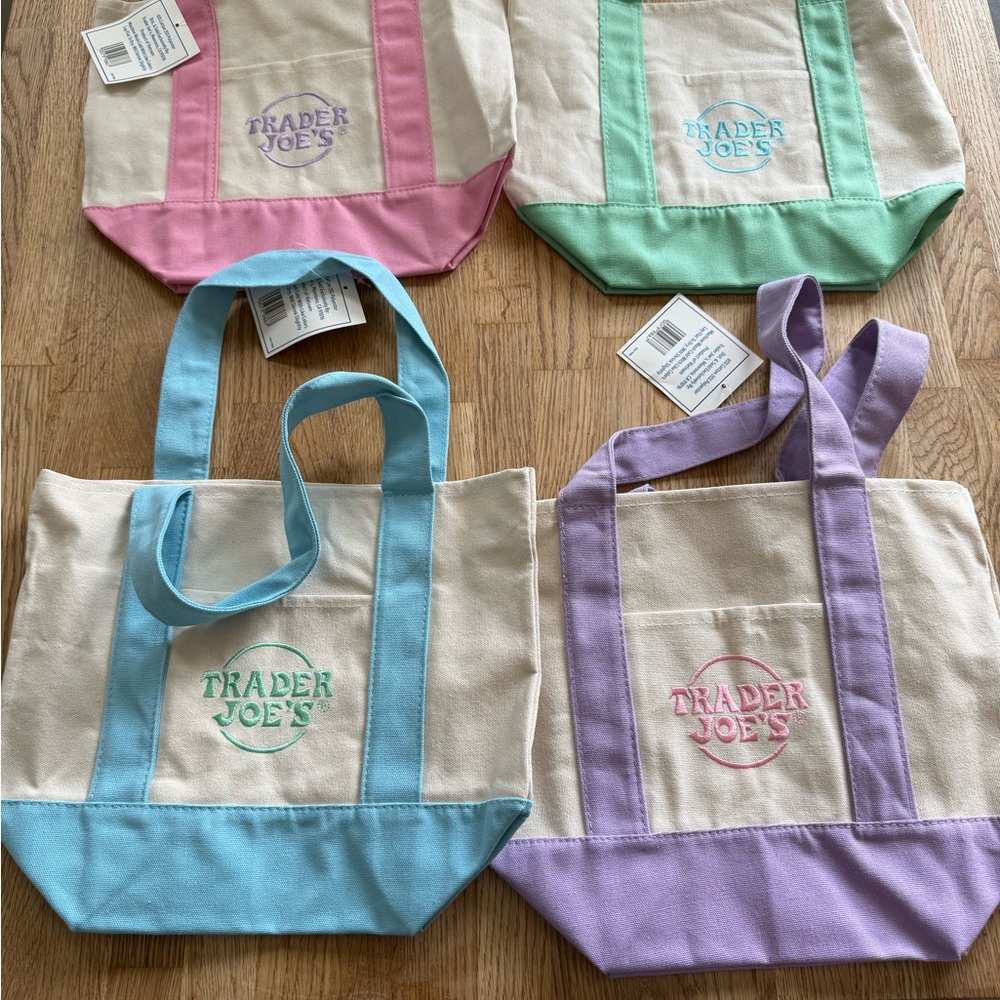 Trader Joe's Canvas Tote Bags in pastel Set of 4